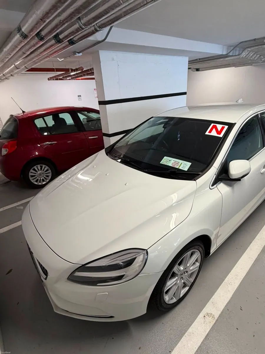 Volvo V40 2018 Inscription - Image 4