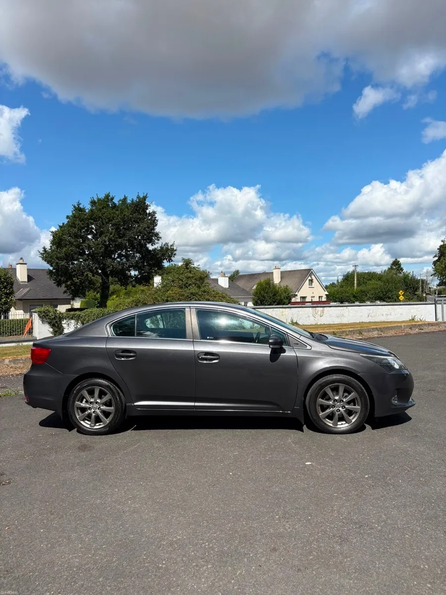 Toyota avensis - Image 6
