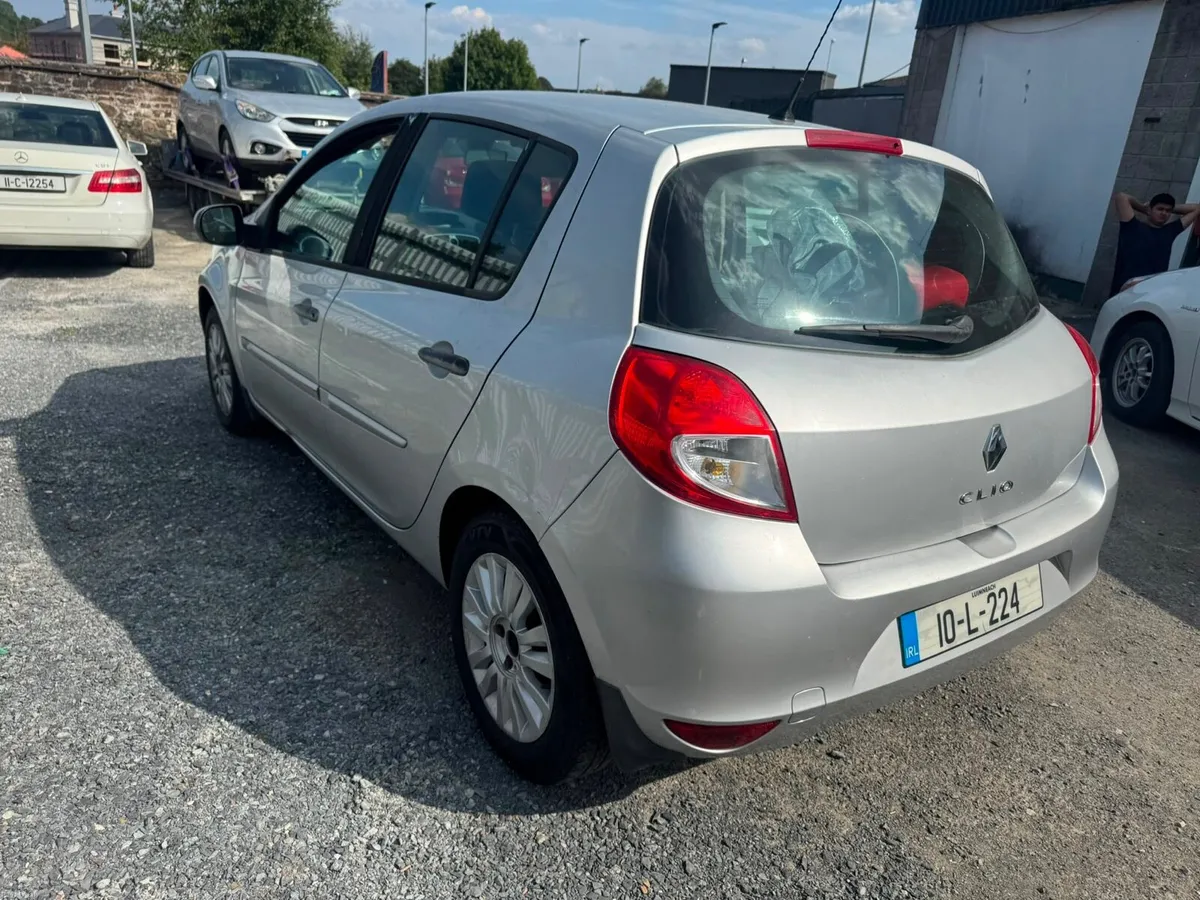 Renault Clio 2010 new nct 01/27 - Image 4