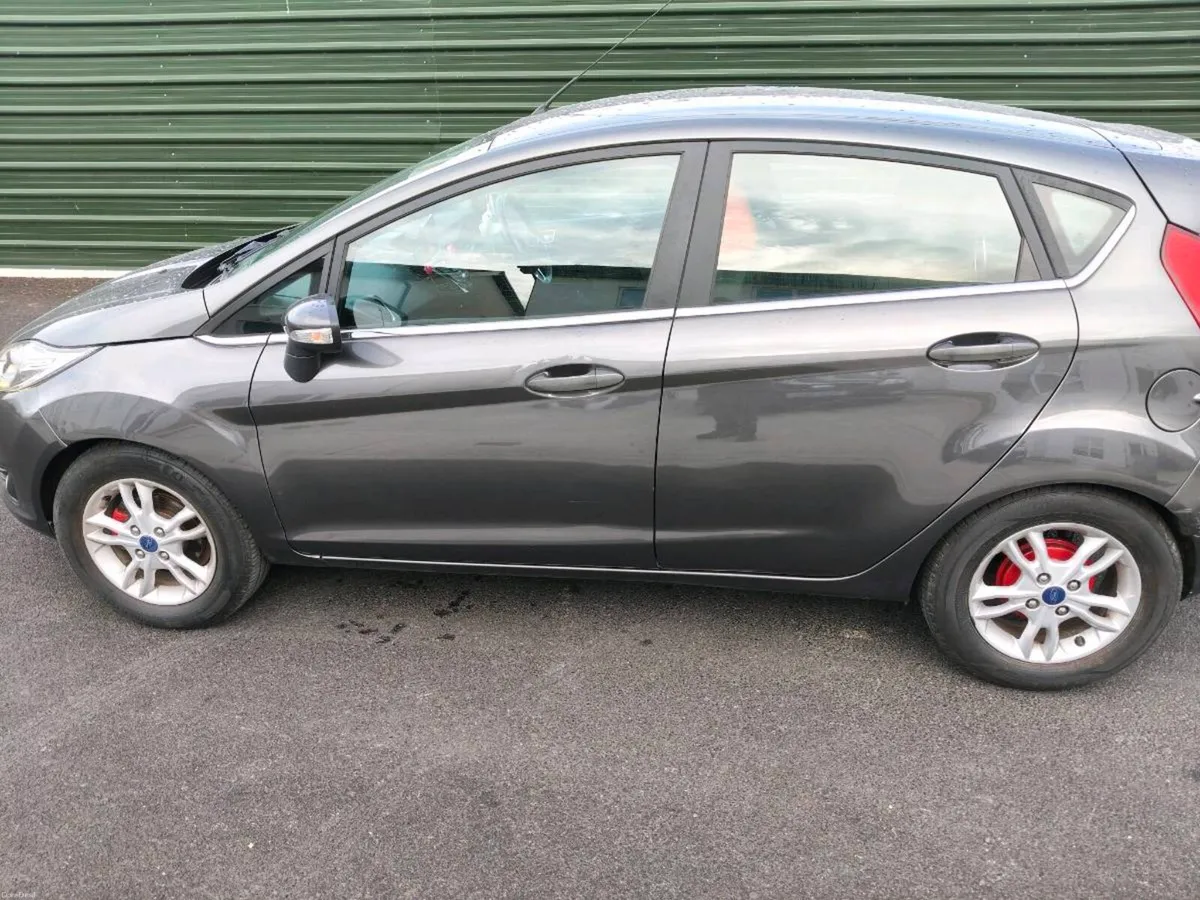 Automatic Ford fiesta - Image 3