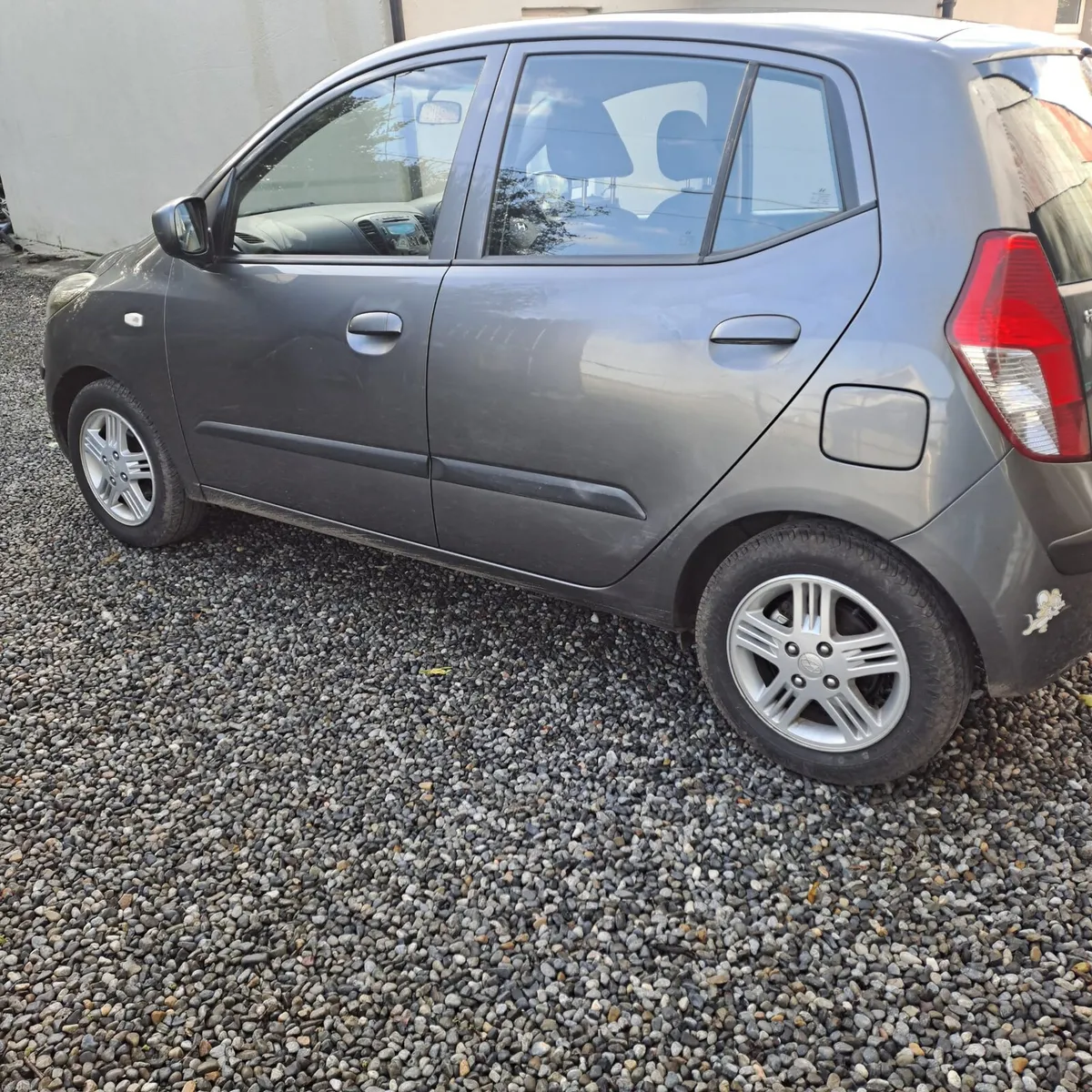Car - Image 4