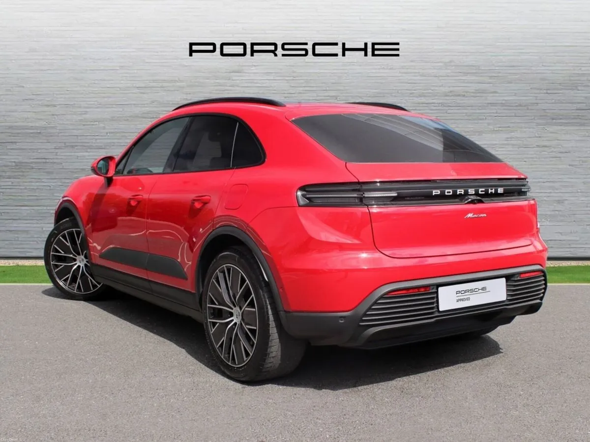 Porsche Macan - Image 2