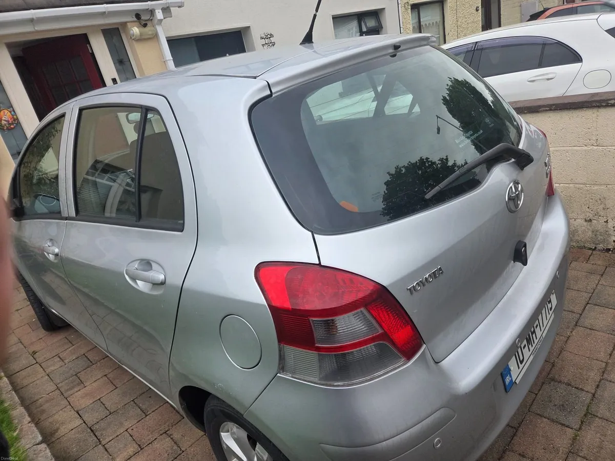 Toyota Yaris 2010 - Image 1