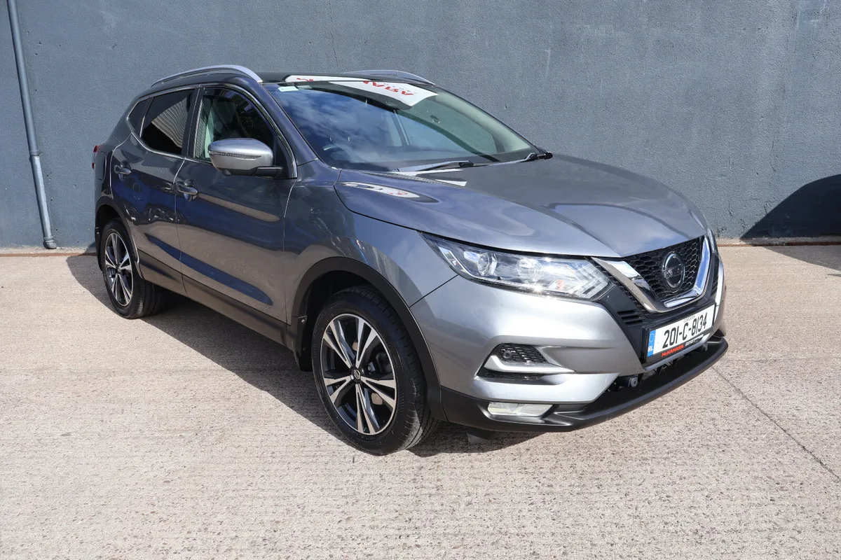 Nissan Qashqai SV Premium 38000Km FSH Exceptional - Image 3