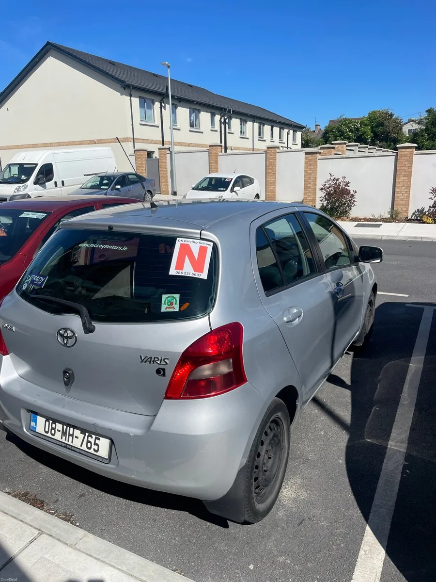 Toyota Yaris 1.3 AUTOMATIC - Image 4
