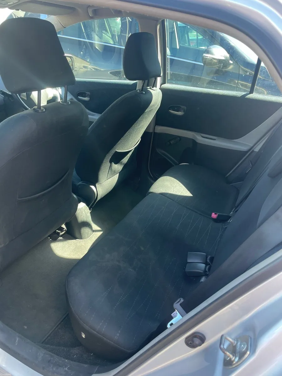 Toyota Yaris 1.3 AUTOMATIC - Image 6