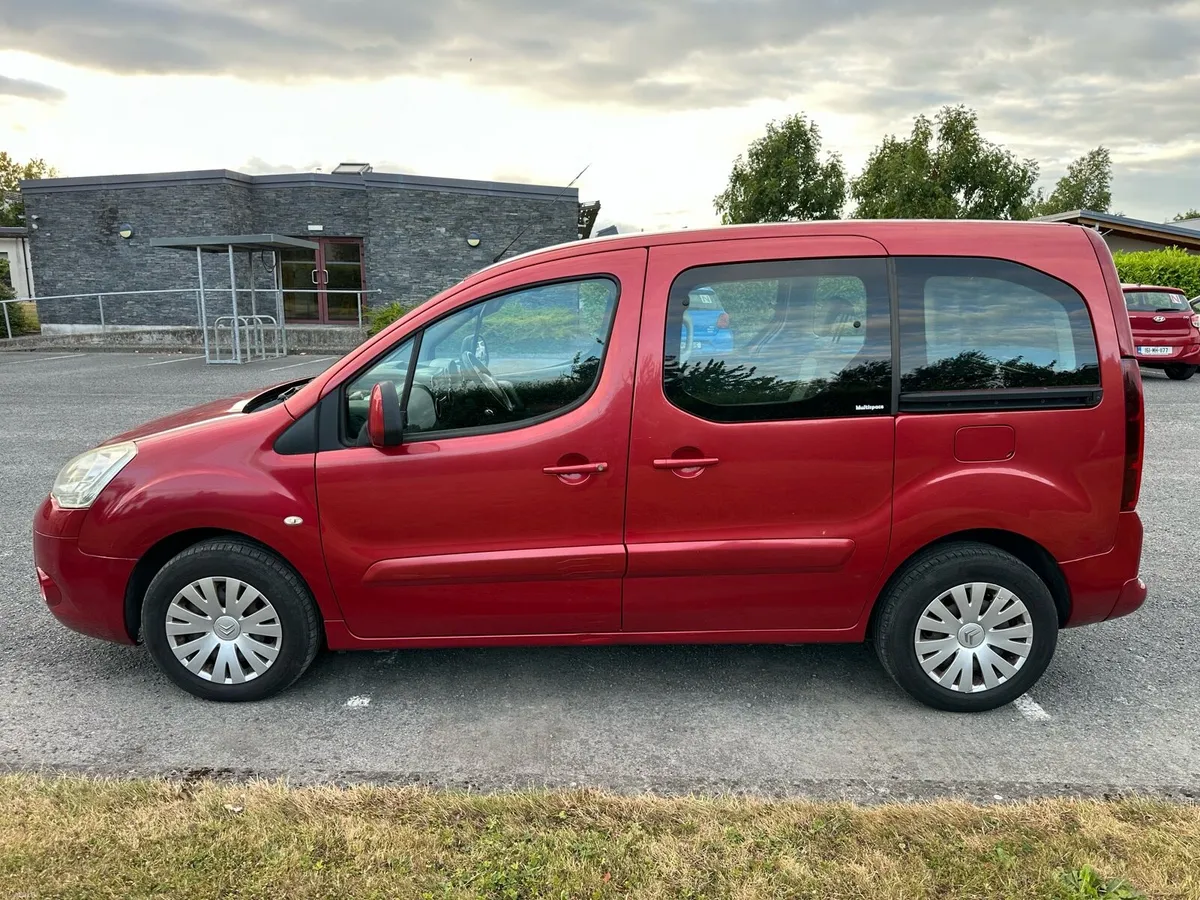 Citroen Berlingo wheelchair accessible multi space - Image 3