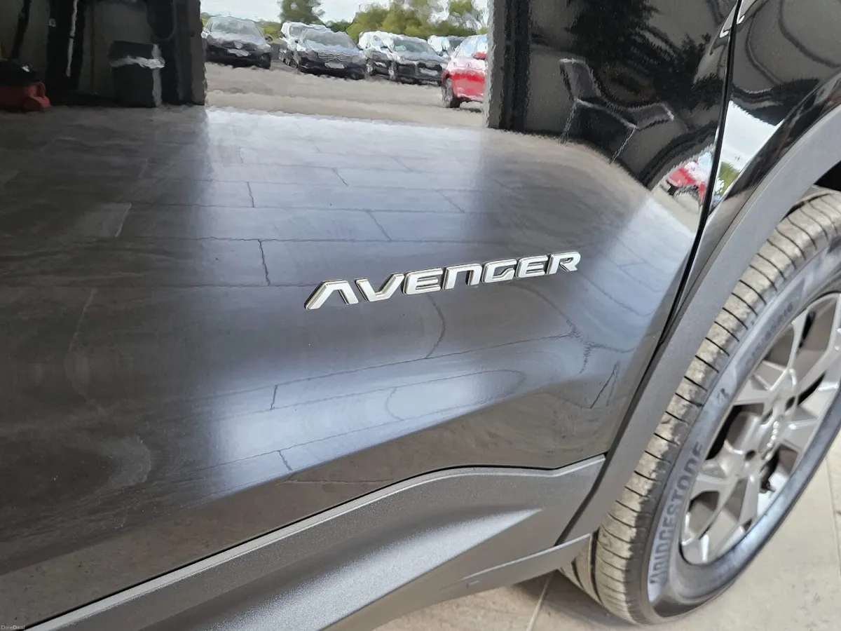 26 JEEP AVENGER  E-HYBRID EDCT6 LONGITUDE - Image 2