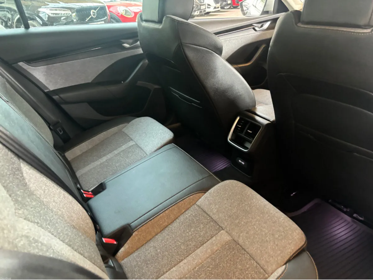 Skoda Octavia C SE+ 2.0 TDI 115HP 5DR only 25000 k - Image 3
