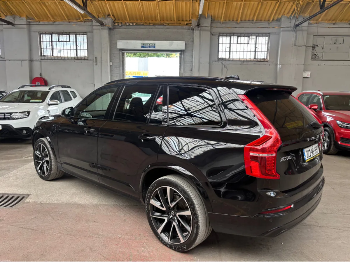 Volvo XC90 T8 PHEV PLUS DARK AWD 5DR AUTO 7 Seater - Image 4