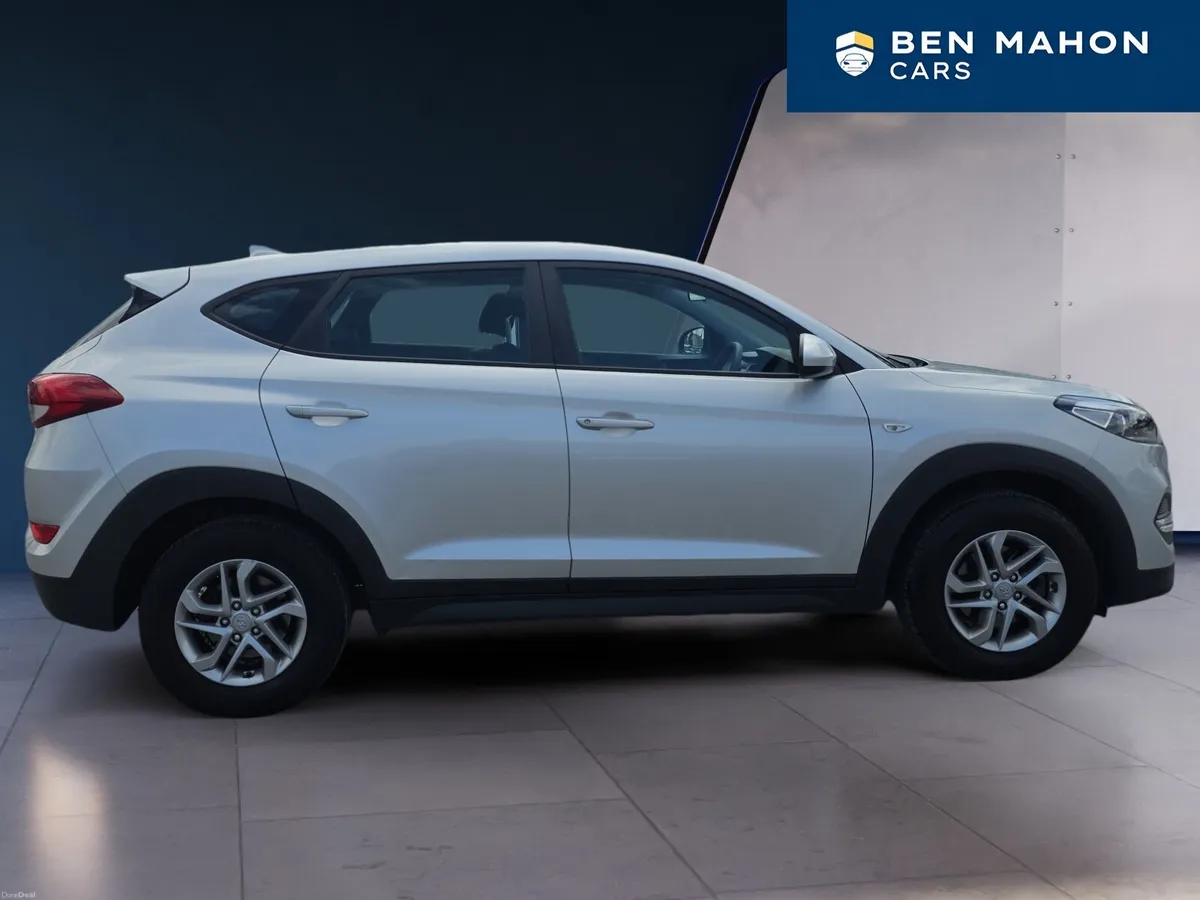Hyundai Tucson Executive Petrol - Image 6