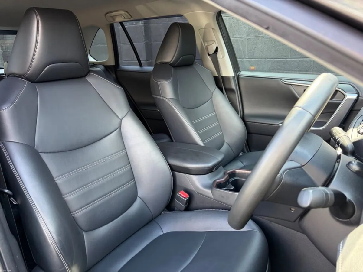 Toyota RAV4 RAV4 2.5L HYBRID 5DR Auto - Image 5