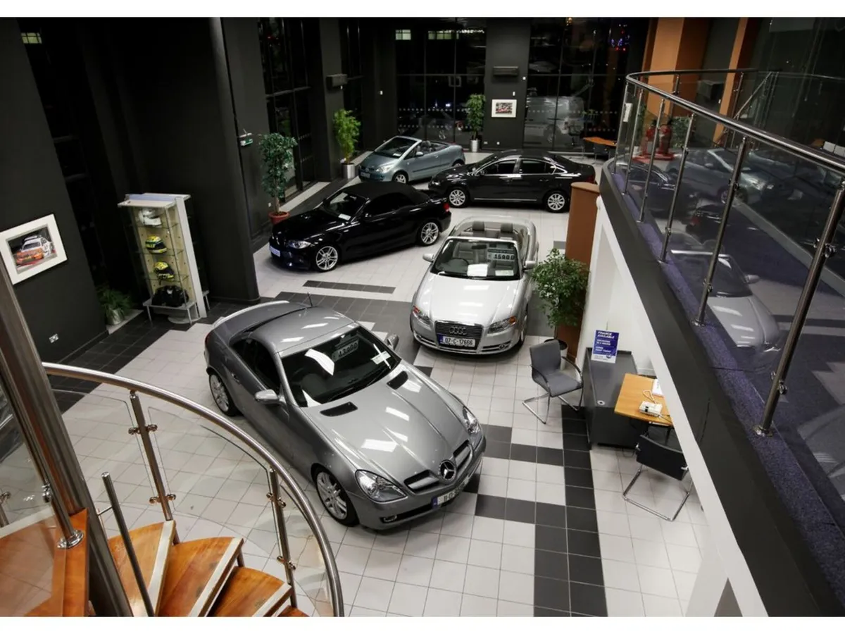Volvo XC40 T4 Dark Plus Recharge Auto (PHEV) - Image 2