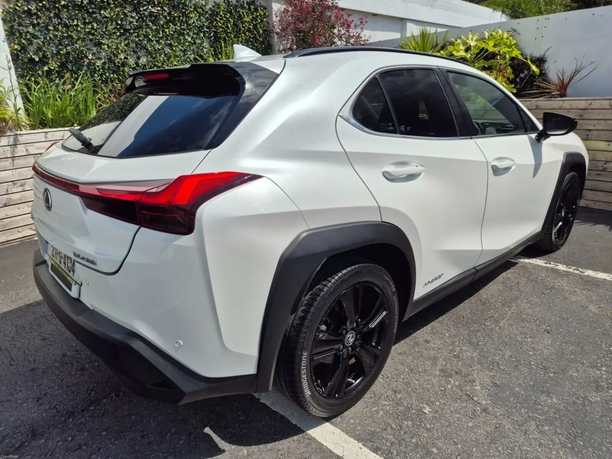 Lexus UX 6aa-mzah10 - Image 6