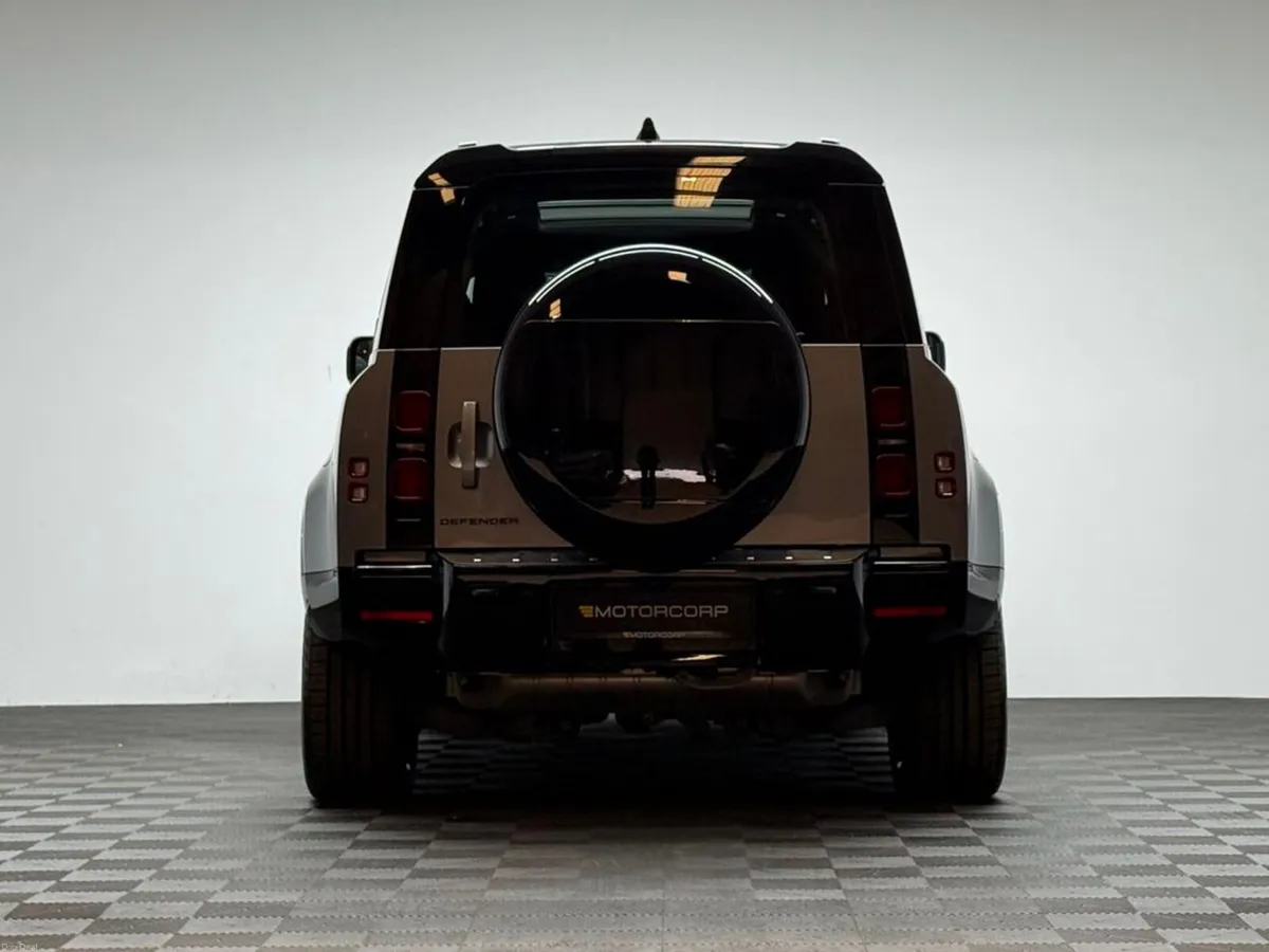 Land Rover Defender HSE X-DYNAMIC *PAN ROOF* - Image 6