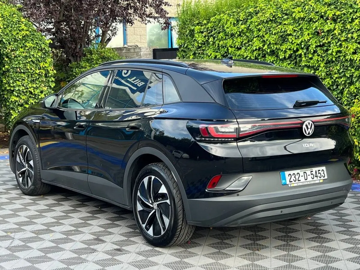 Volkswagen ID.4 PURE LIFE 52KWH // PARKING SENSORS - Image 6