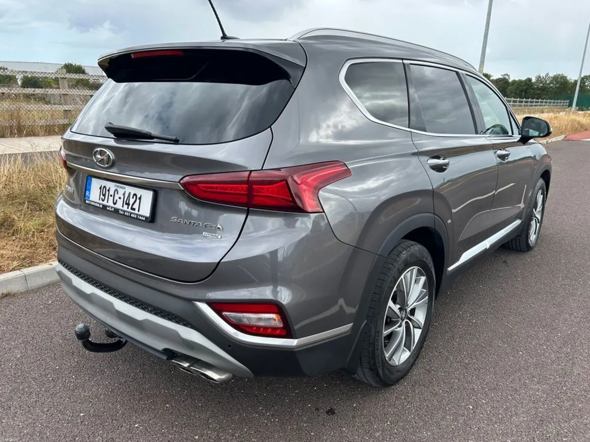 Hyundai Santa Fe 4WD Executive Plus 5DR - Image 6