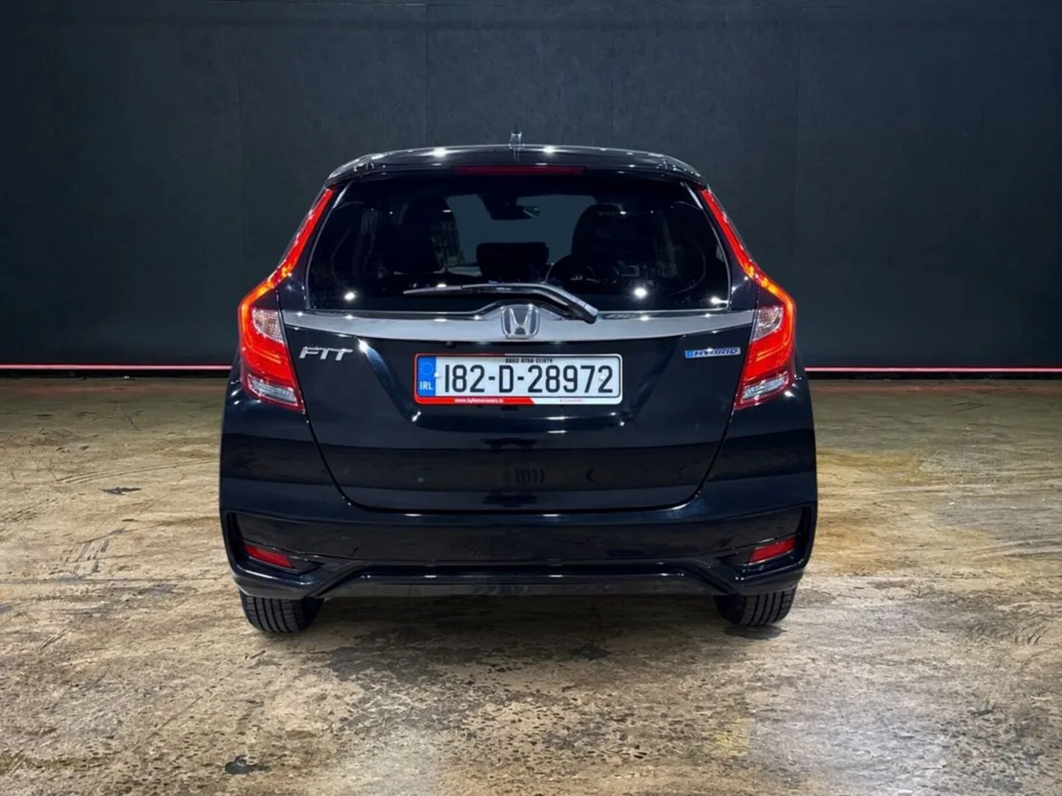 Honda Fit HYBRID 1.5 AUTOMATIC - Image 4
