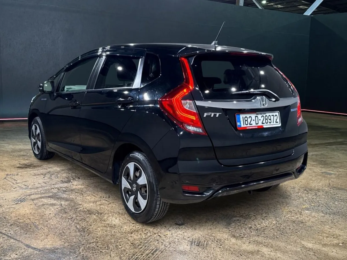 Honda Fit HYBRID 1.5 AUTOMATIC - Image 5