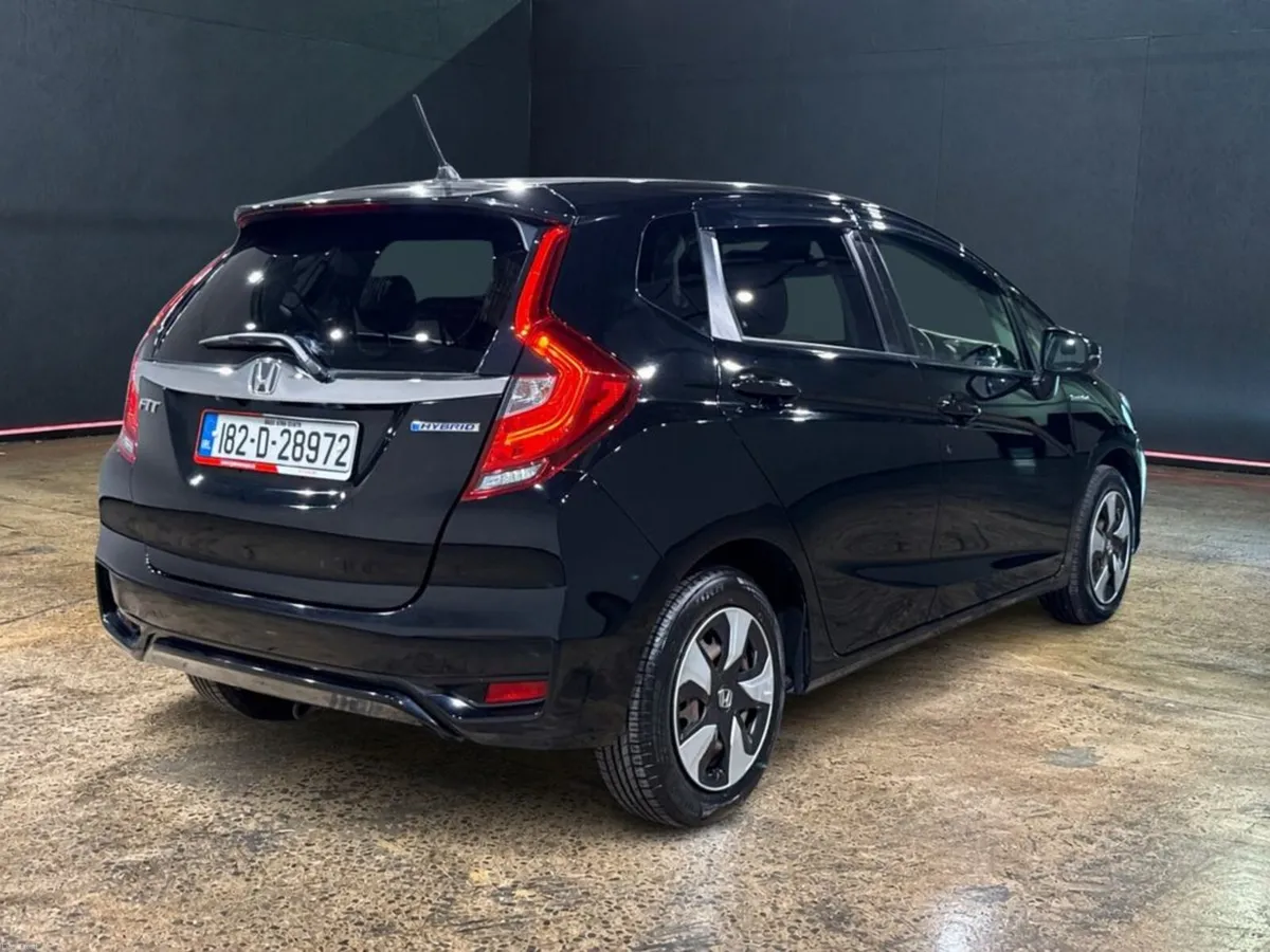 Honda Fit HYBRID 1.5 AUTOMATIC - Image 3