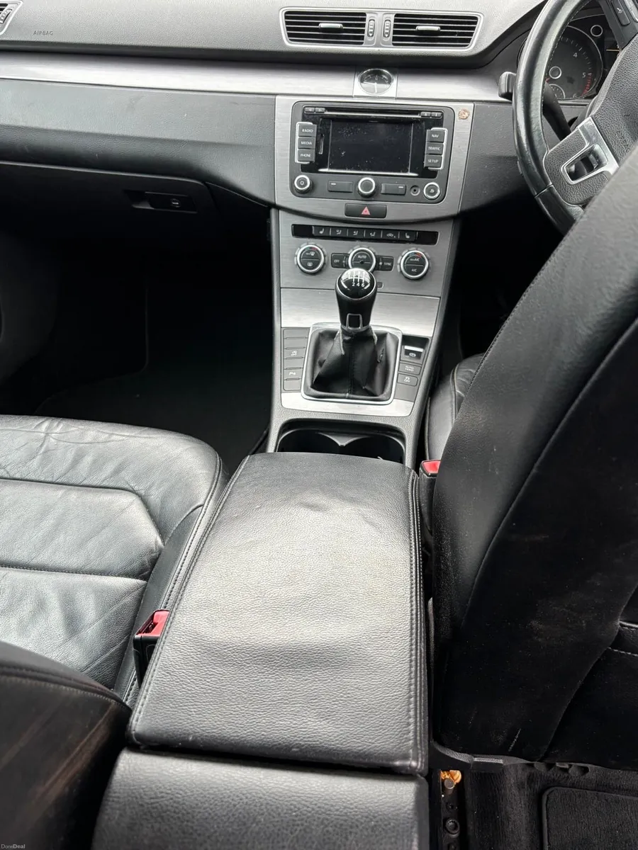 Vollswagen Passat 1.6 TDI Executive - Image 6