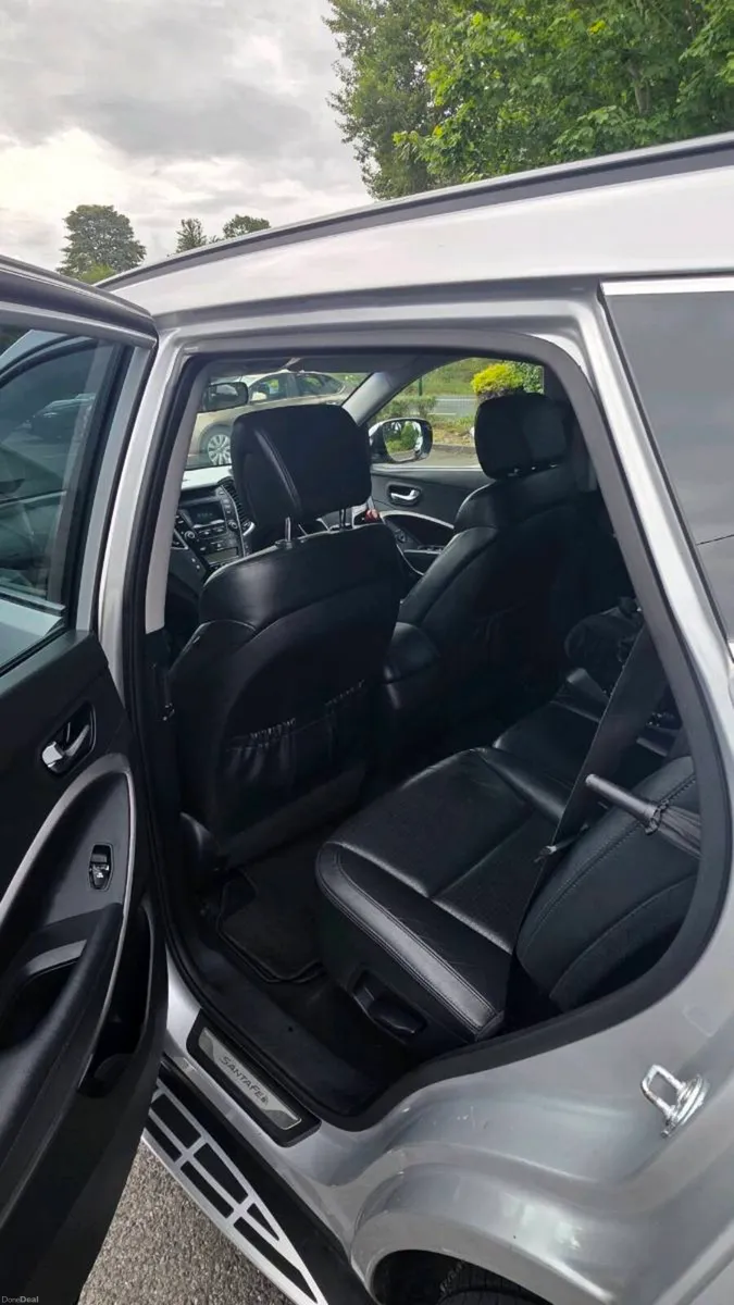 Hyundai Santa Fe SUV Diesel Sliver - Image 3