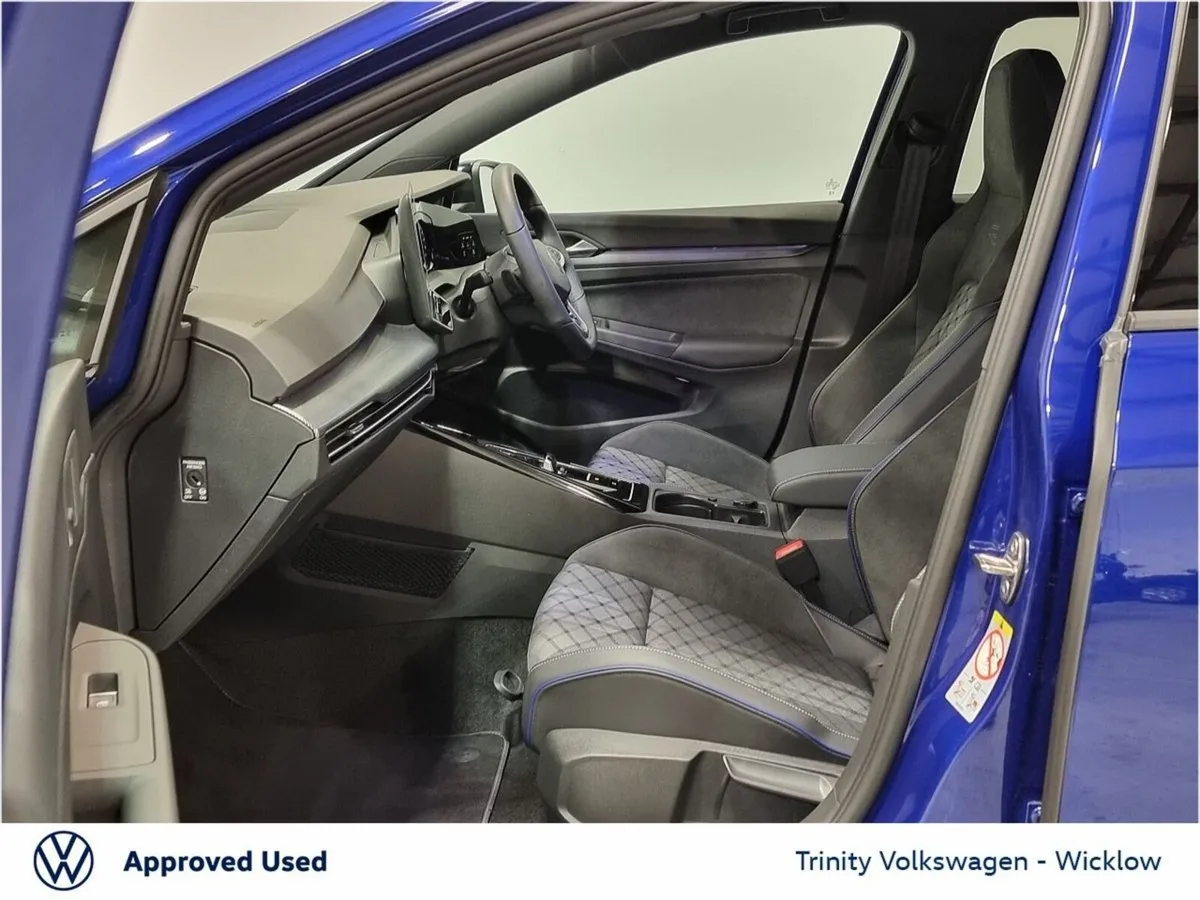 Volkswagen Golf ** R-LINE ** 2.0 TDI ** 150BHP ** - Image 4