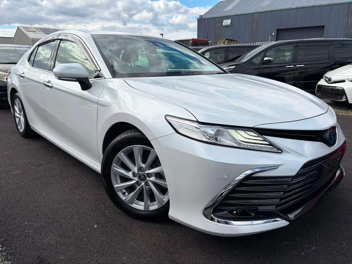 2021 Toyota Camry hybird automatic 1 owner - Image 5