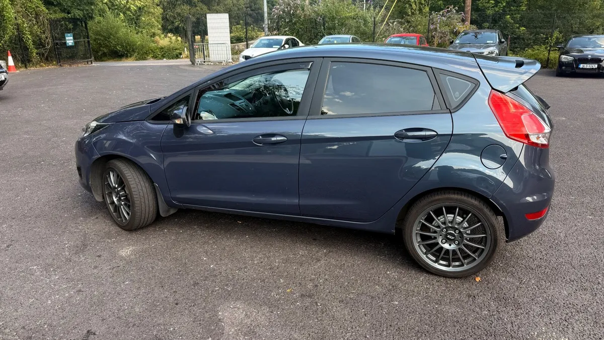 Ford Fiesta 2014 - Image 5