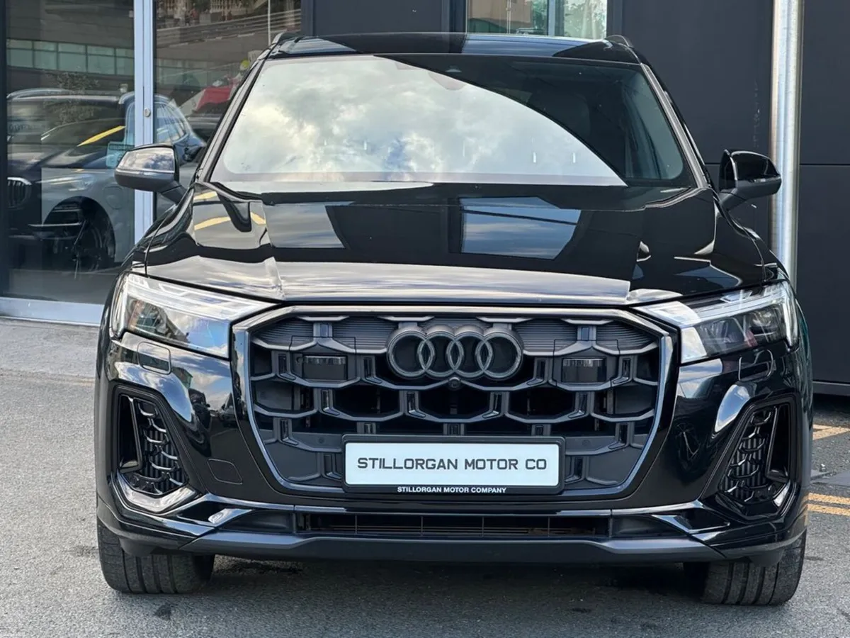 Audi Q7 Black Edition S-Line TFSi-e Quattro Auto ( - Image 2