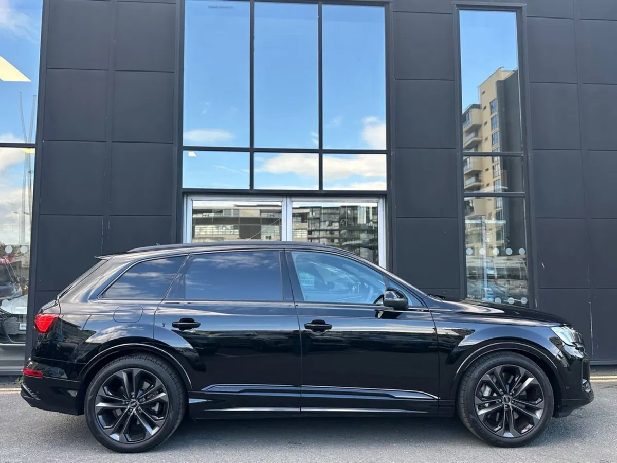 Audi Q7 Black Edition S-Line TFSi-e Quattro Auto ( - Image 5