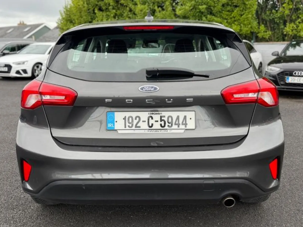 Ford Focus Zetec 120PS 5DR Auto - Image 6