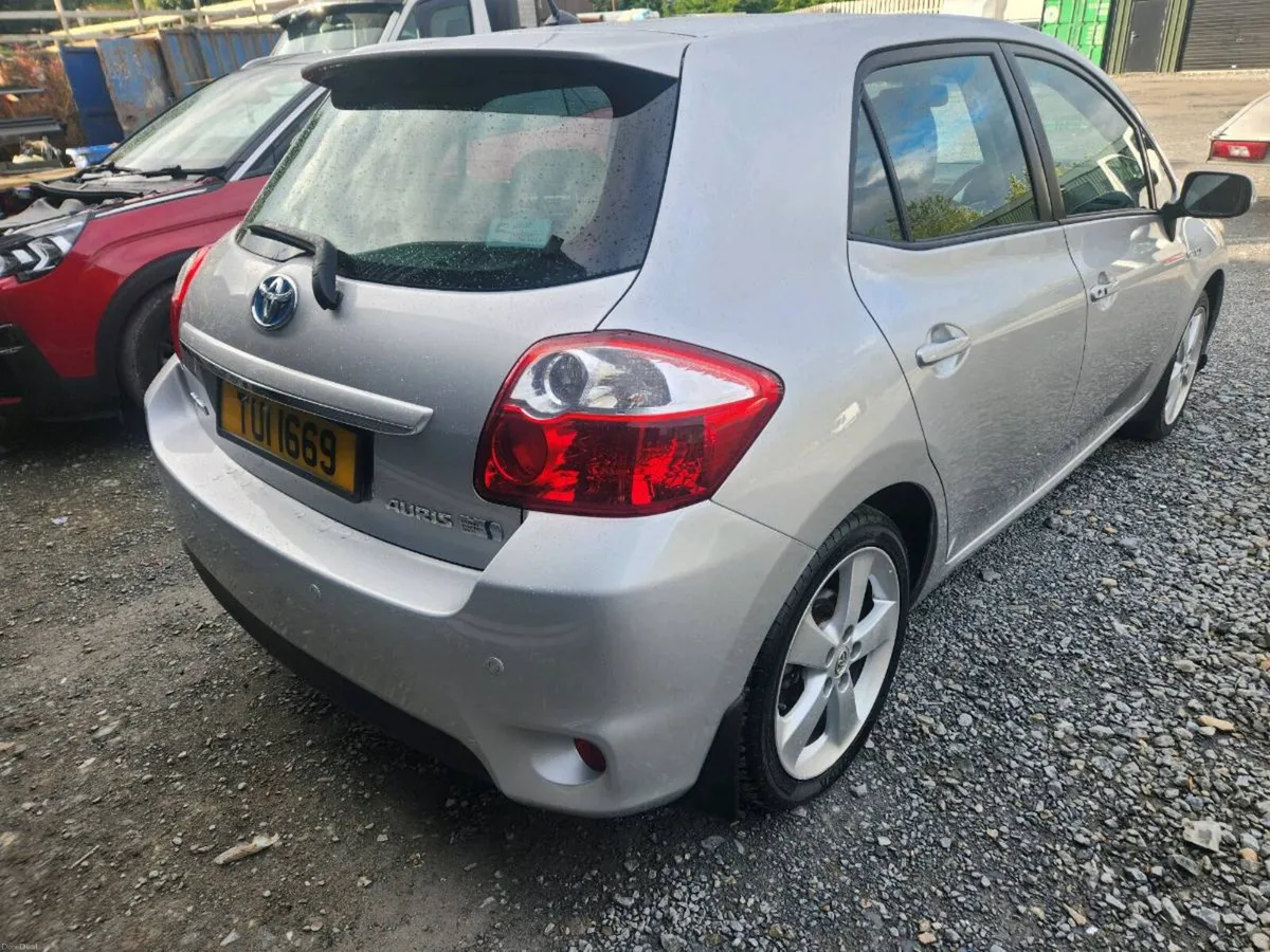 2011 Toyota Auris Hybrid - Image 5