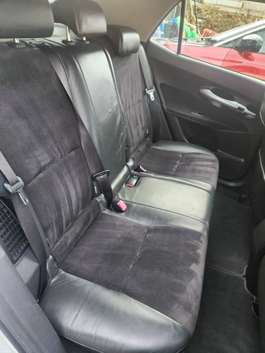 2011 Toyota Auris Hybrid - Image 5