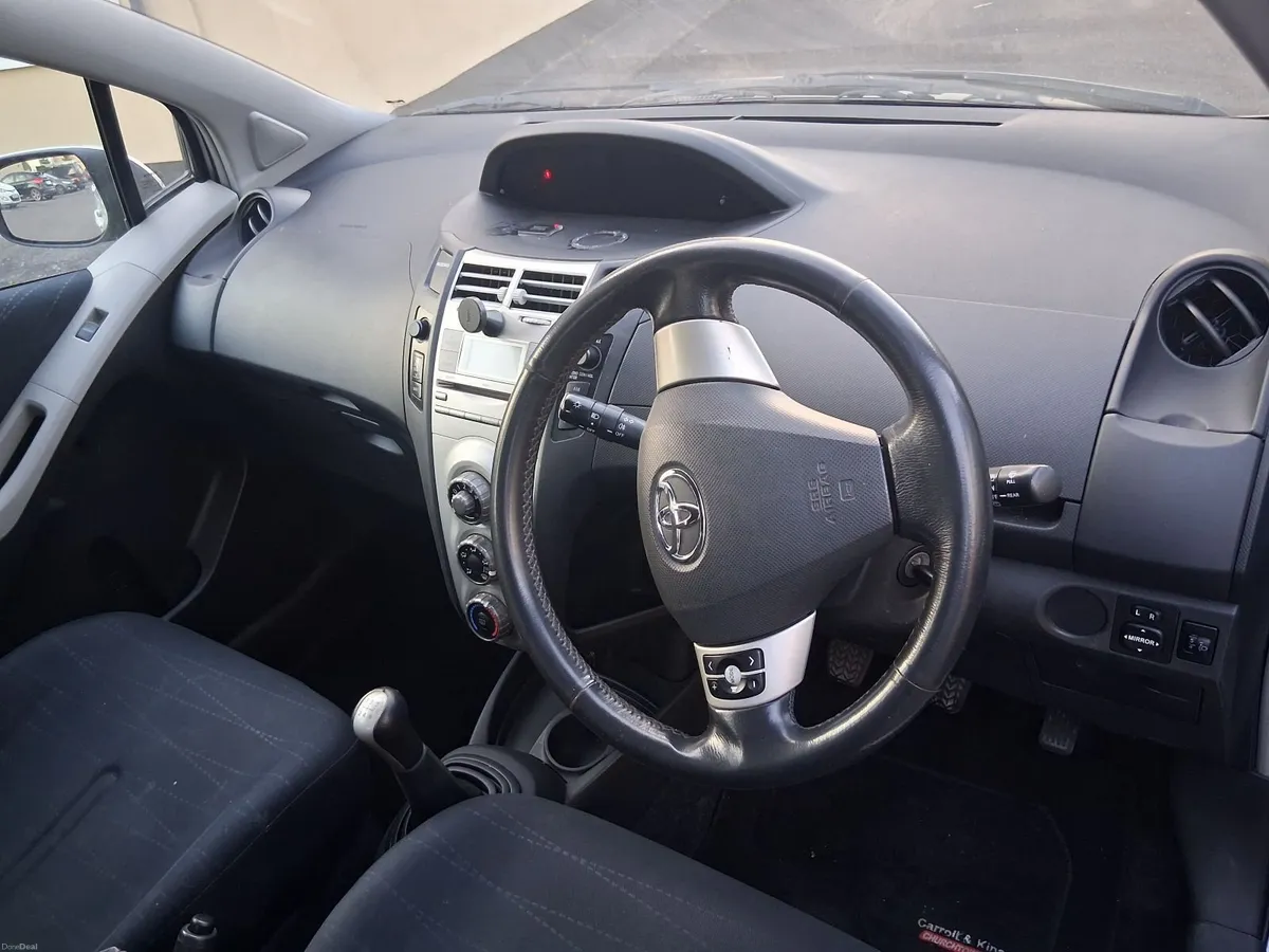 Toyota Yaris 2007 - Image 6