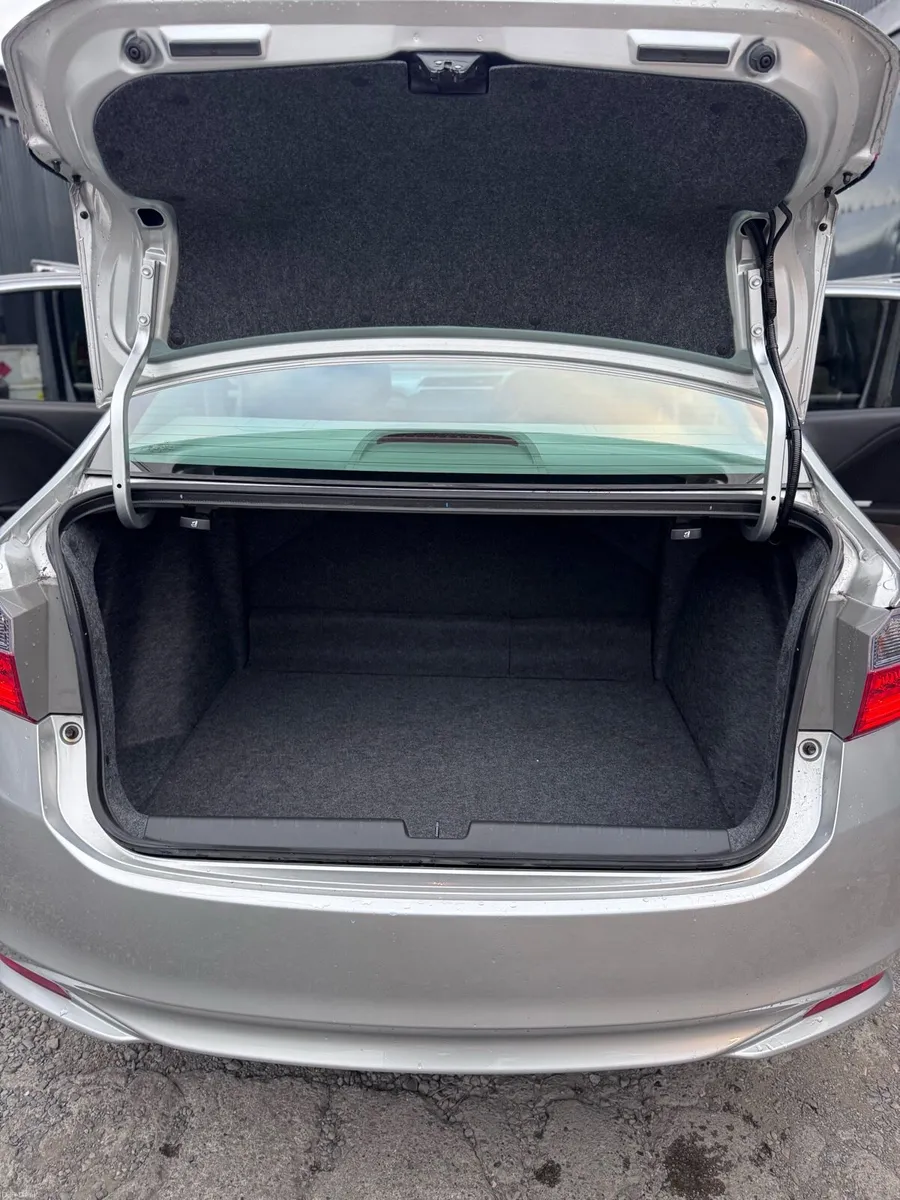 car - Image 6