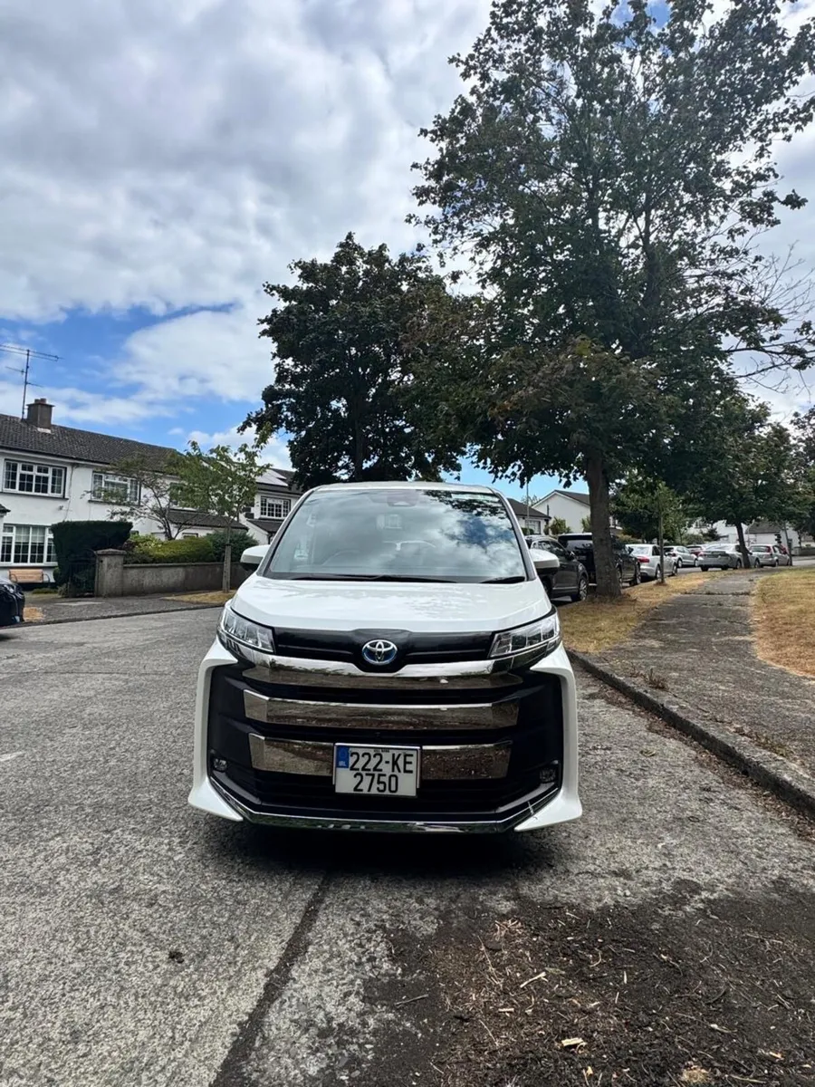 Toyota Noah Hybrid – 8 222 Reg - Image 1