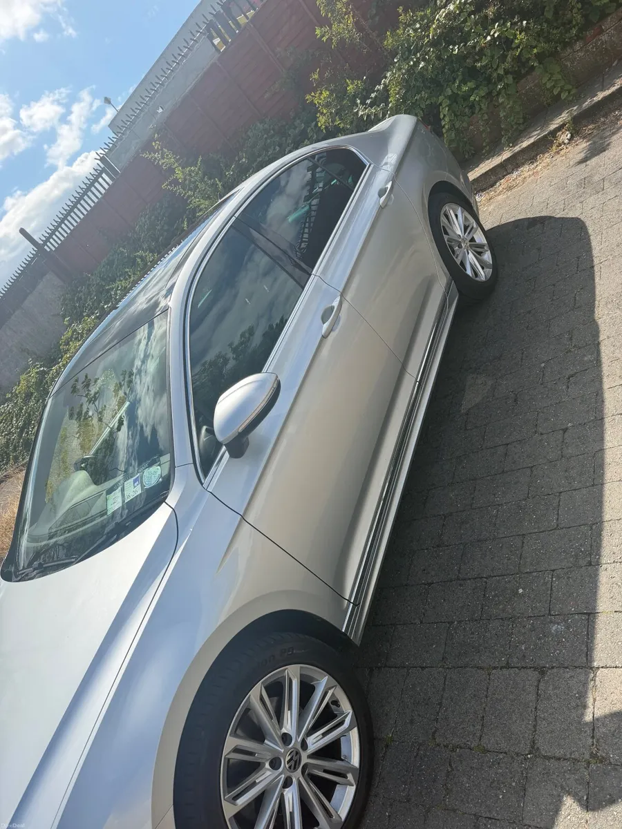 Volkswagen Passat 2017 - Image 5