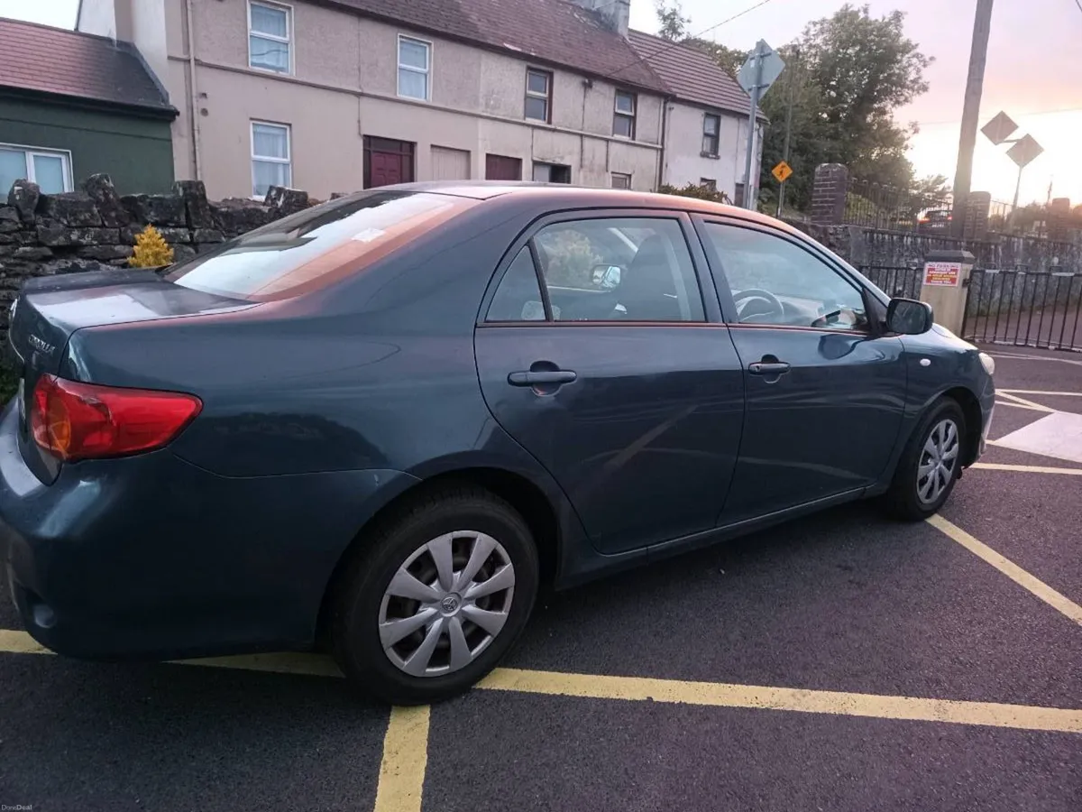 Toyota corolla - Image 2