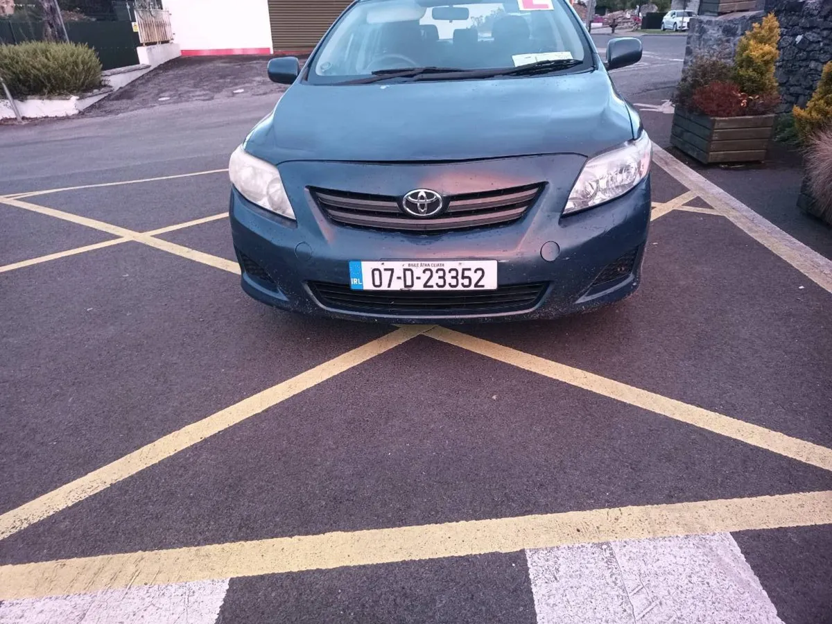 Toyota corolla - Image 4