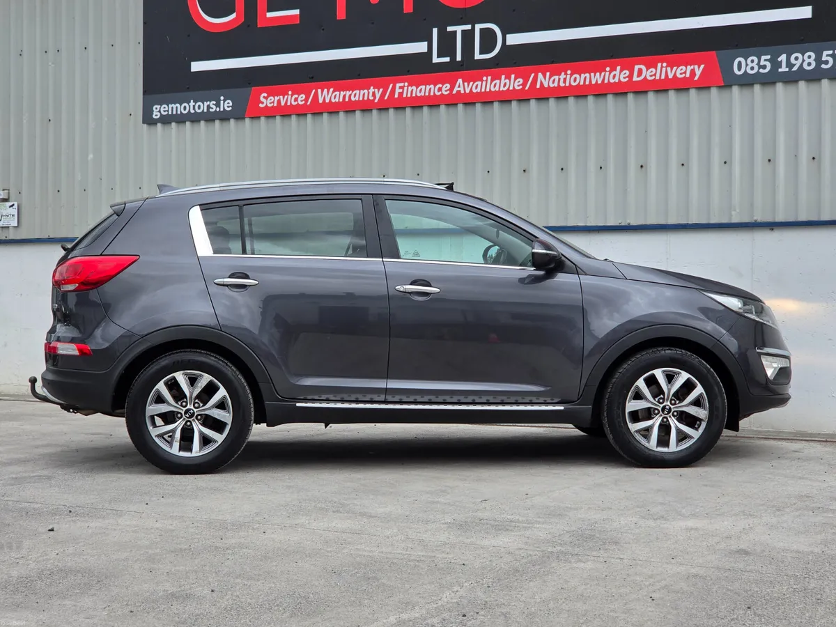 *152 KIA SPORTAGE TOP SPEC WITH PANORAMIC SUN - Image 6