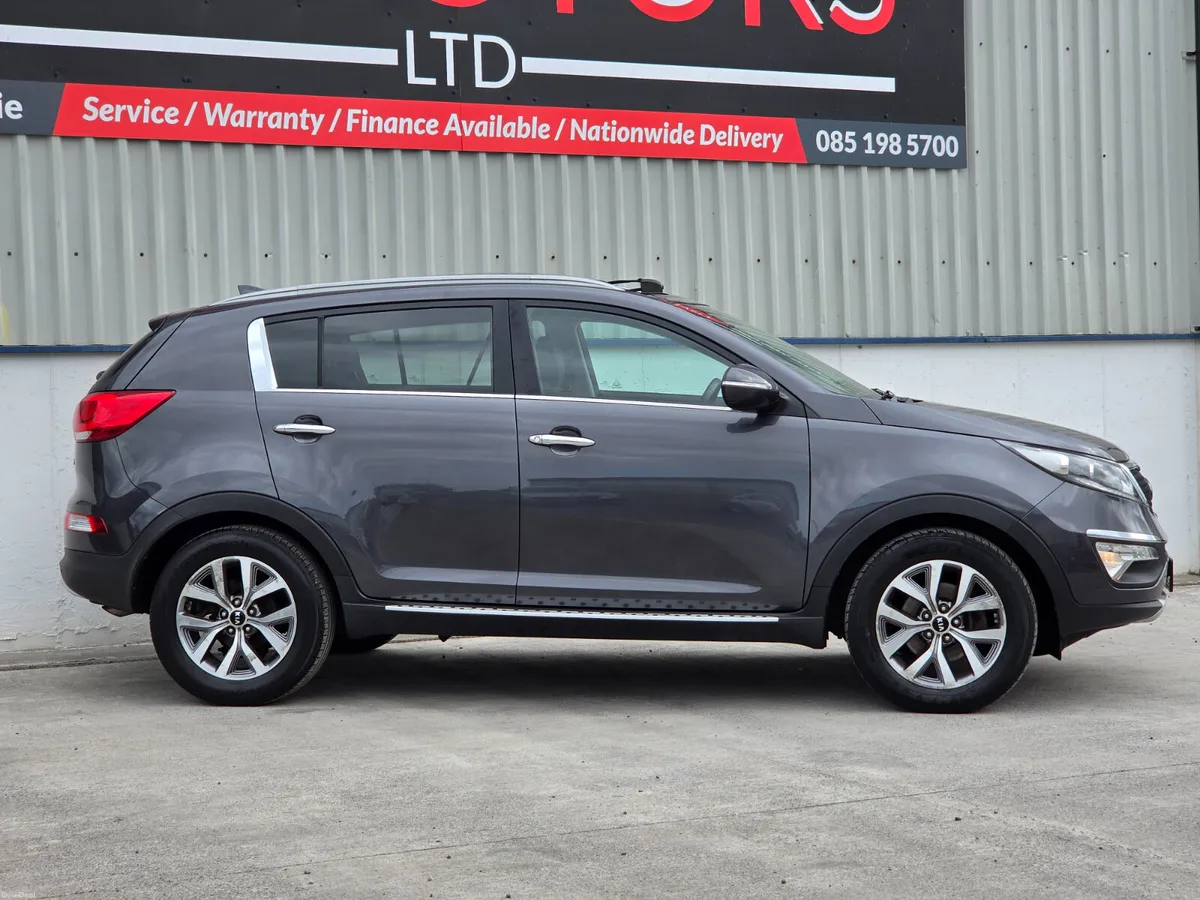 *152 KIA SPORTAGE TOP SPEC WITH PANORAMIC SUN - Image 5