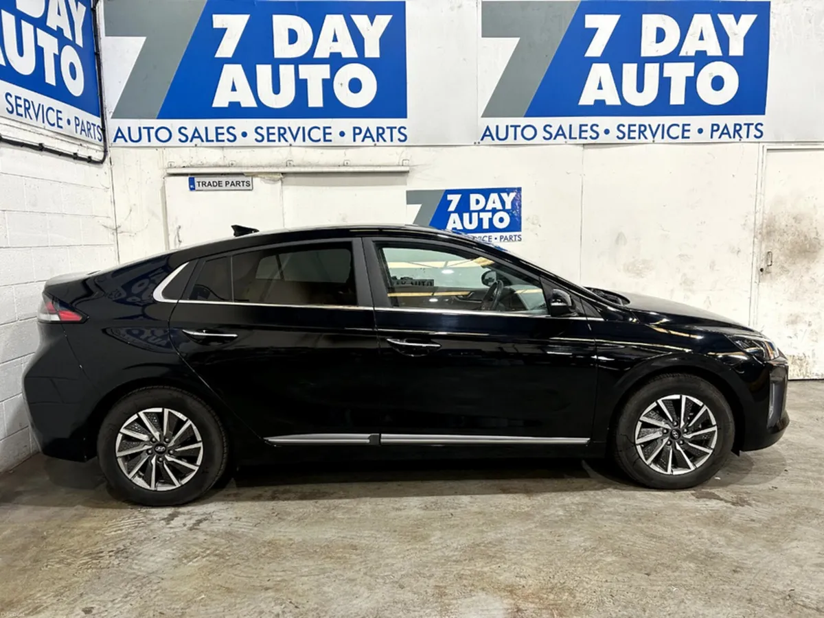 Hyundai IONIQ EV PREMIUM 5DR AUTO - Image 3