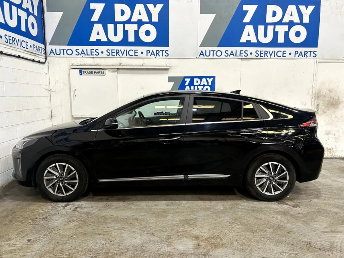 Hyundai IONIQ EV PREMIUM 5DR AUTO - Image 4