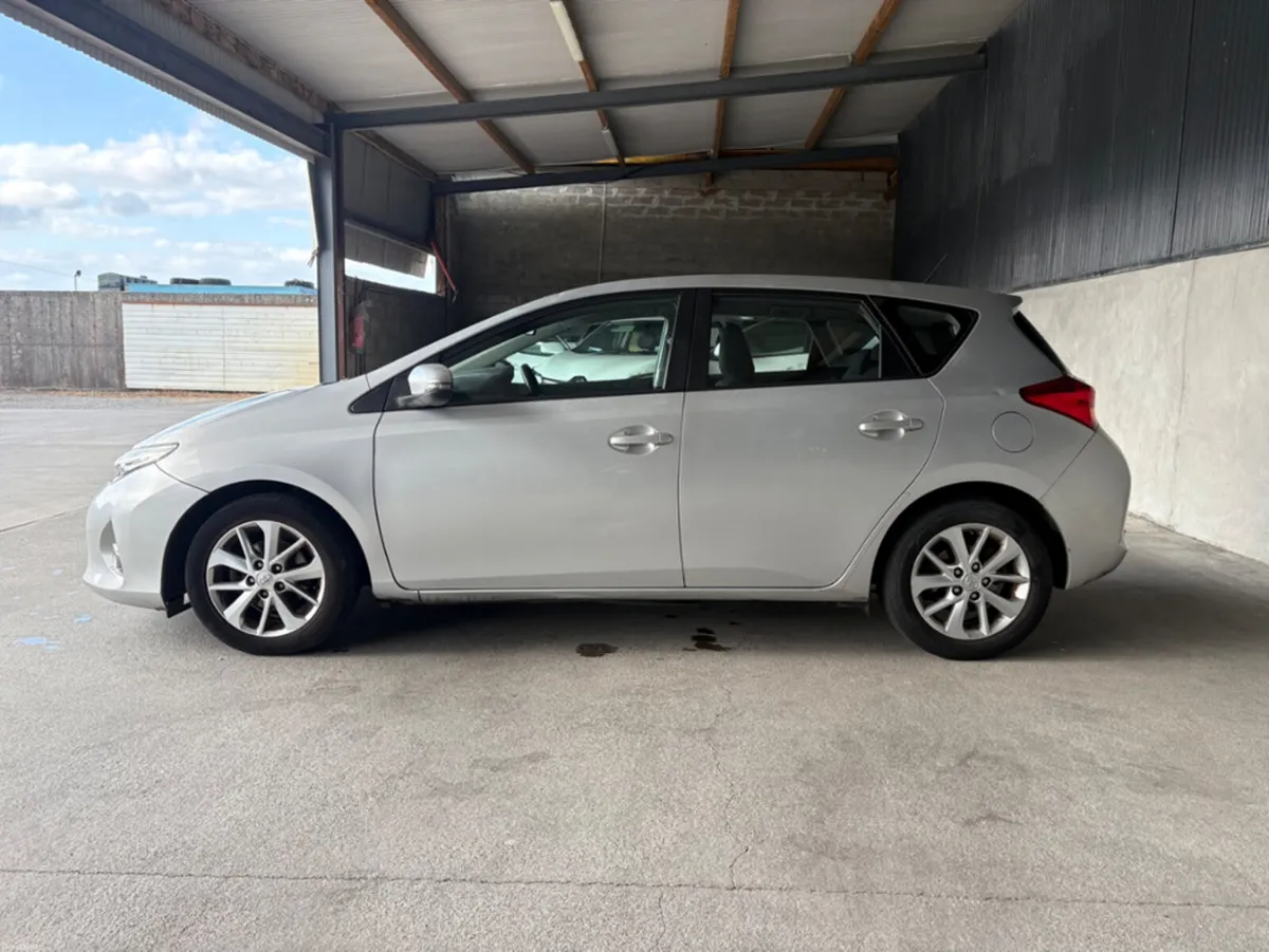 Toyota Auris TOYOTA AURIS 1.4 D-4D AURA 4DR - Image 5