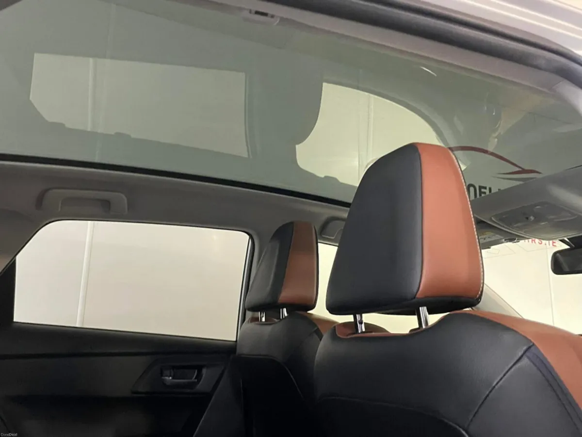 Toyota Auris DBA-NRE185H 5DR AUTO - Image 5