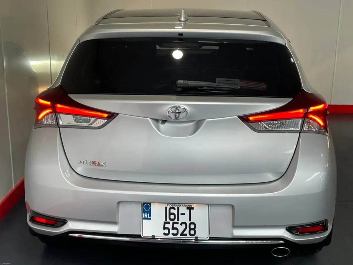 Toyota Auris DBA-NRE185H 5DR AUTO - Image 2