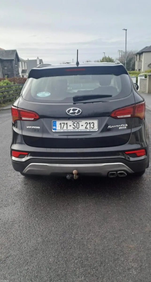 Hyundai Santa Fe 2017 - Image 2