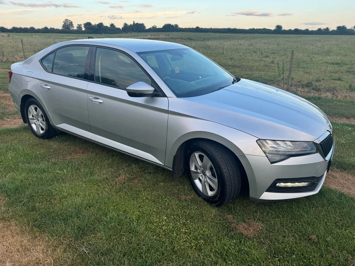 Skoda superb 2.0  tdi  Manual - Image 3