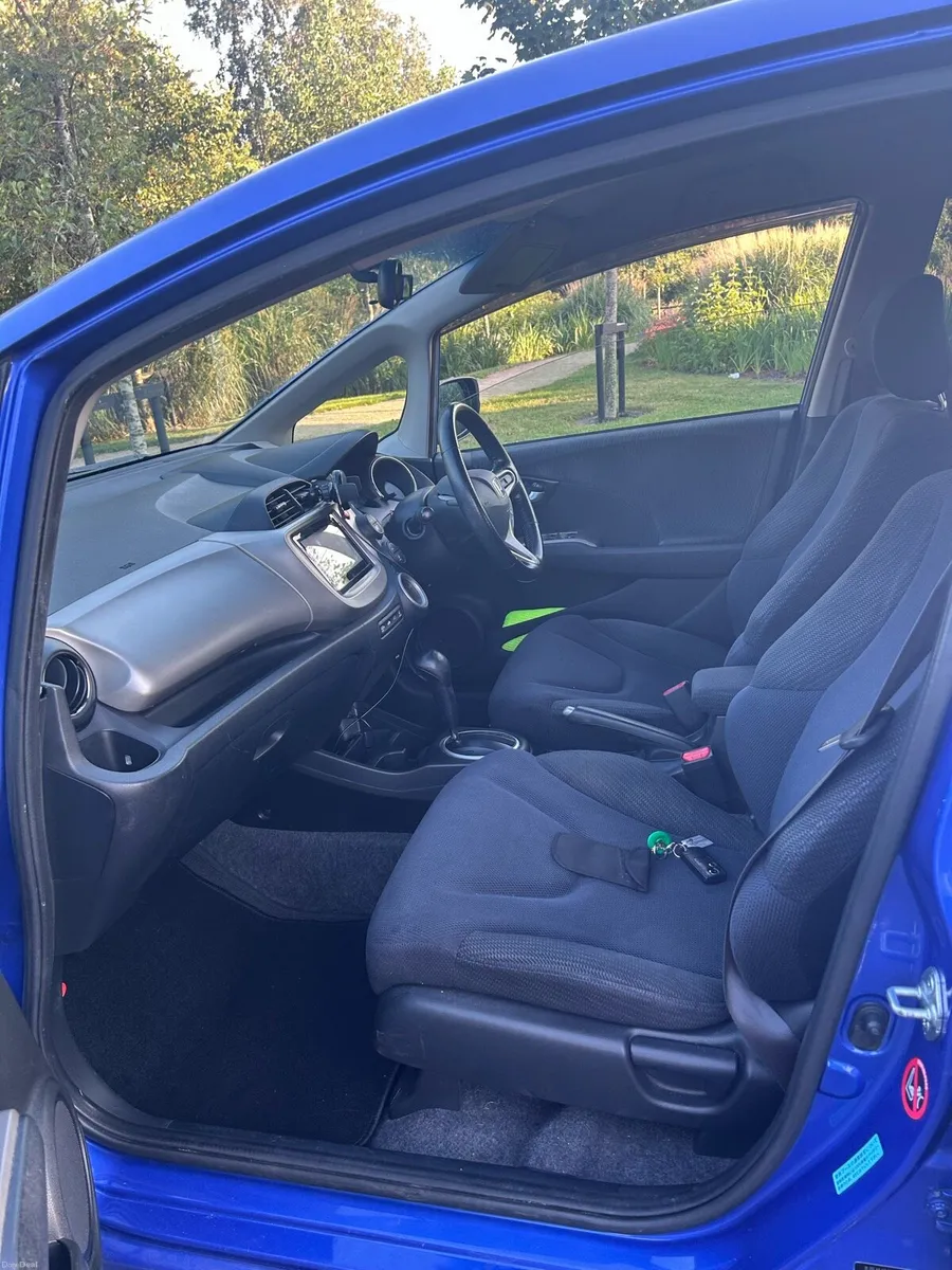 Honda fit hybrid 1.3L - Image 6
